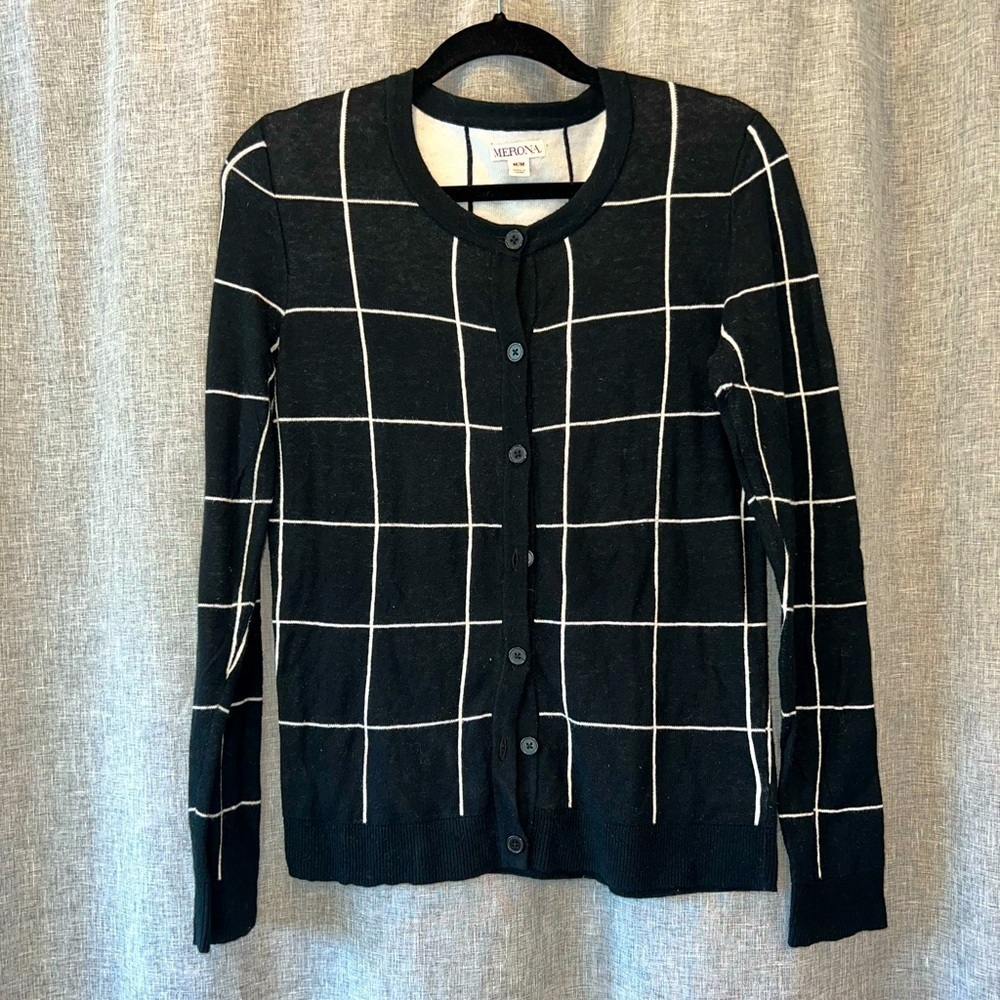 WOMEN'S Merona Button up cardigan Medium